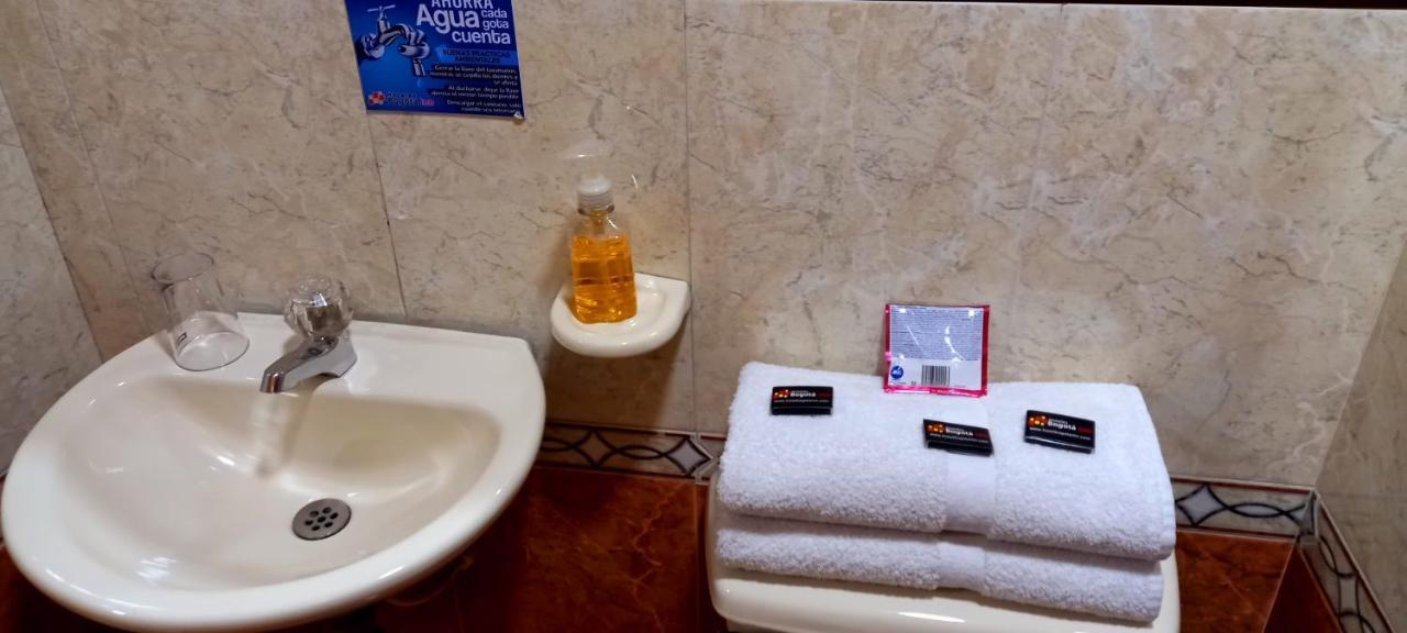 Hoteles Bogota Inn Turisticas 63 المظهر الخارجي الصورة